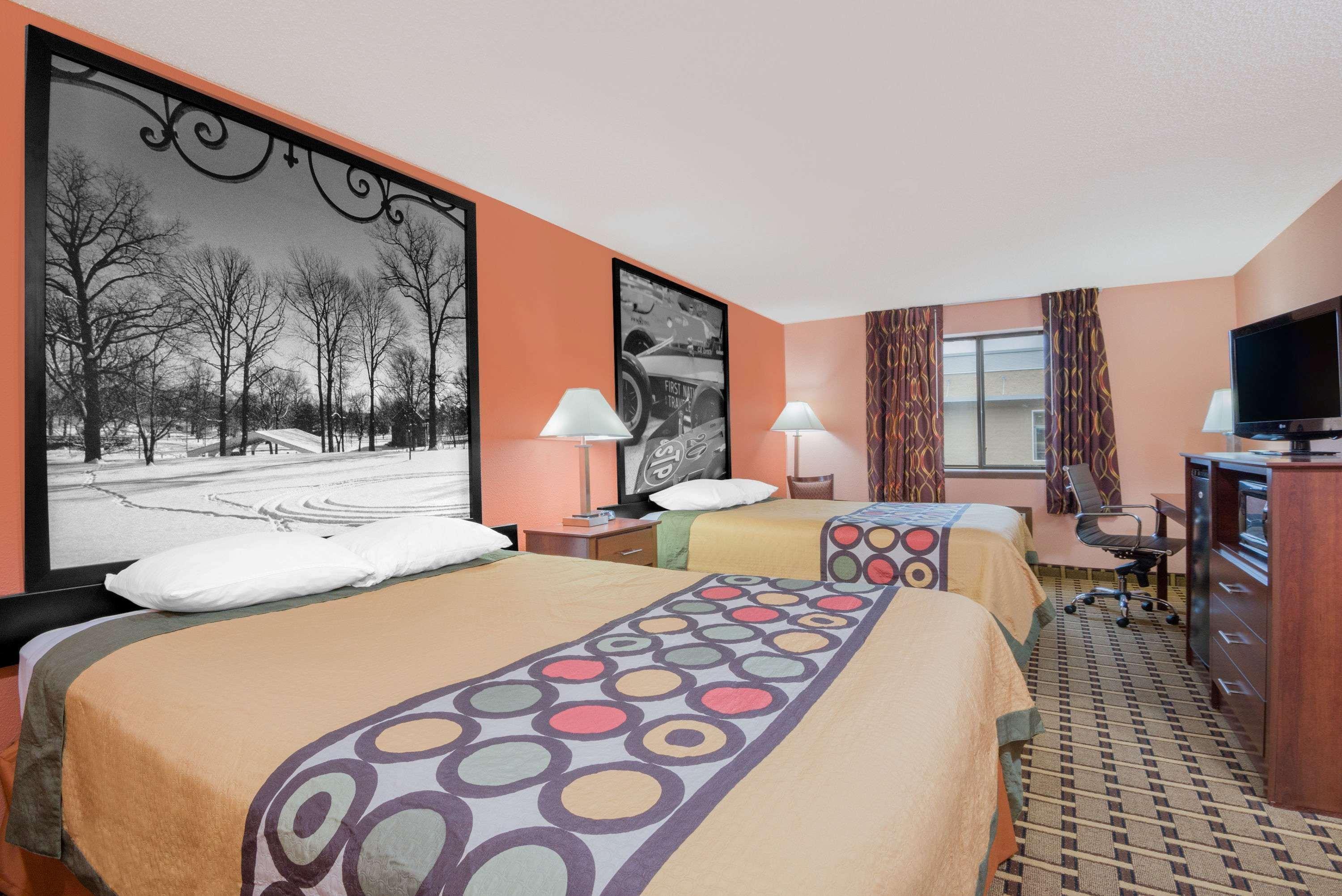 Super 8 by Wyndham Shelbyville Eksteriør billede