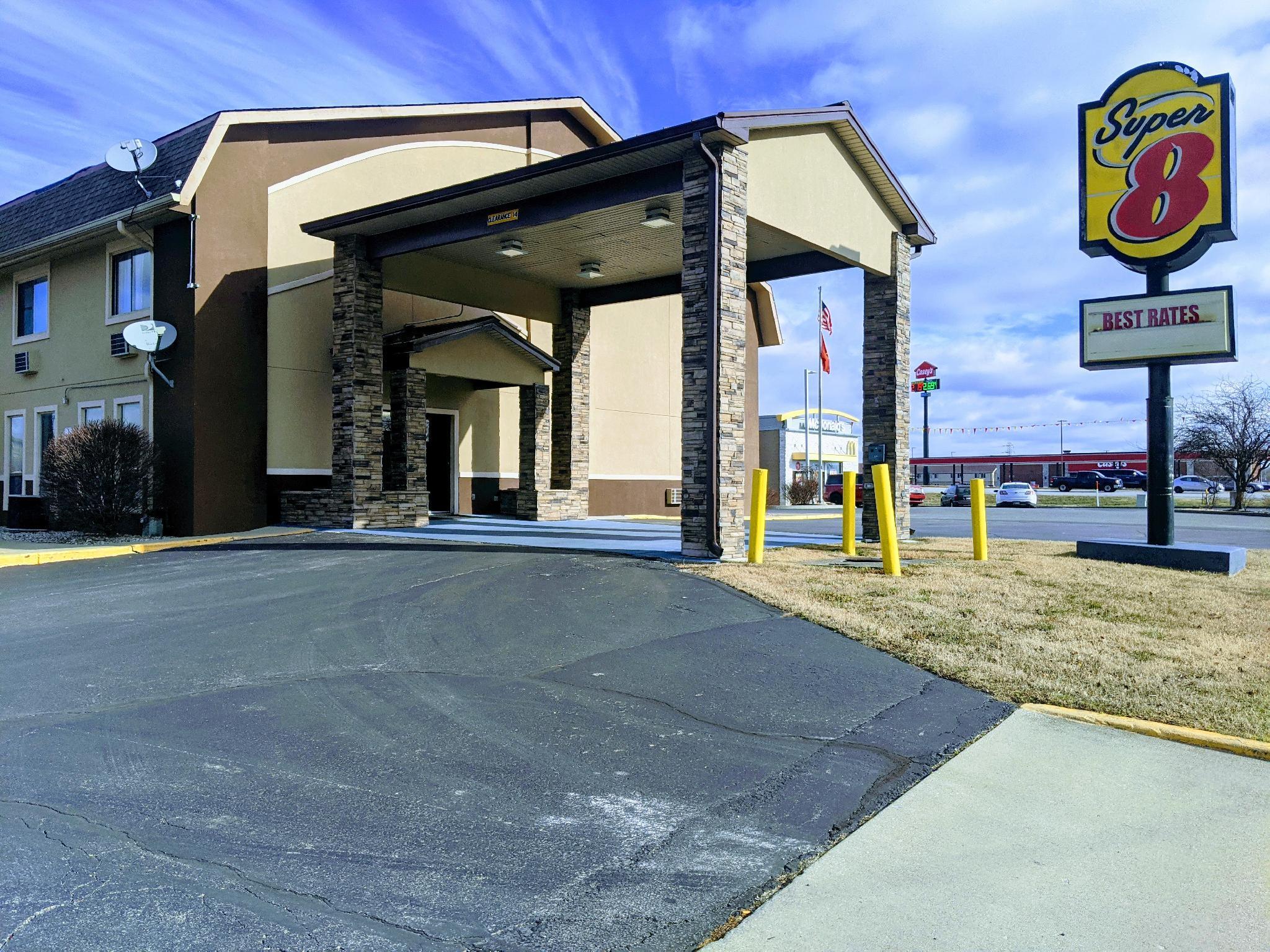 Super 8 by Wyndham Shelbyville Eksteriør billede